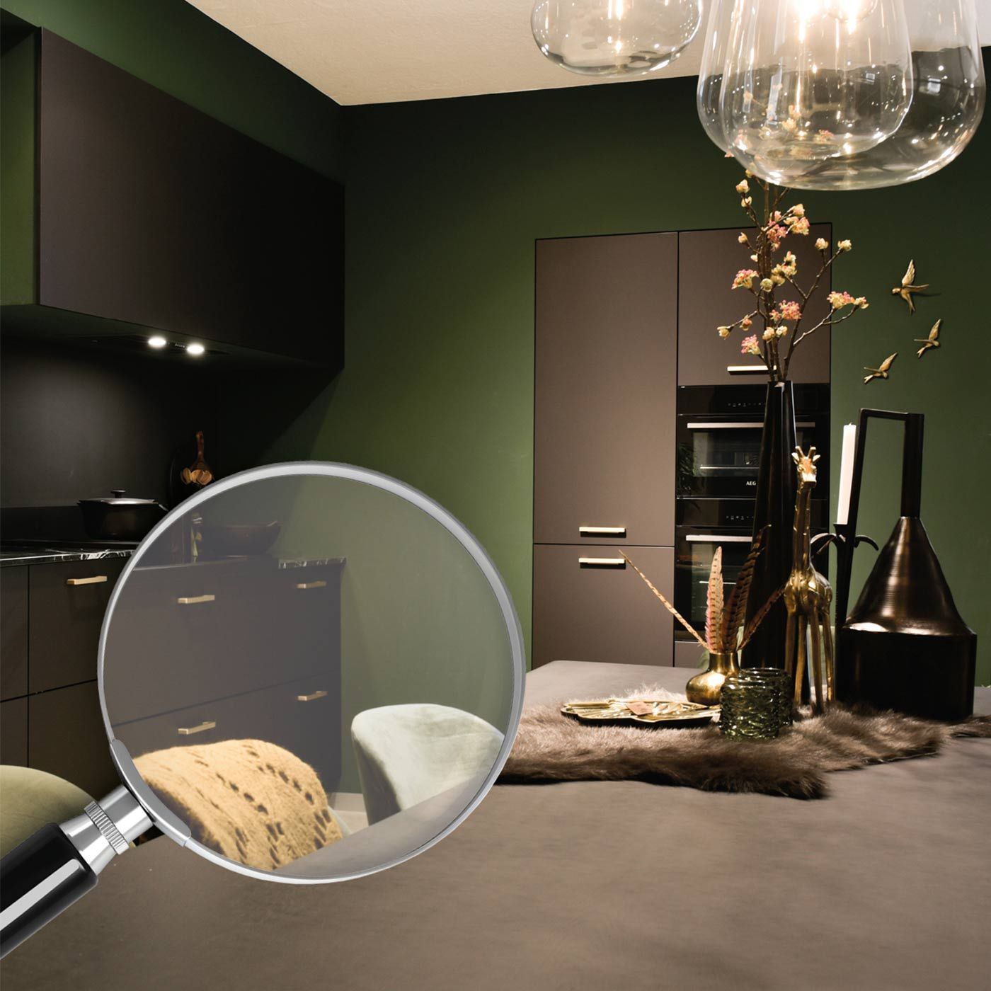 Close-up van moderne, donkergroene keuken met vergroot detailbeeld.